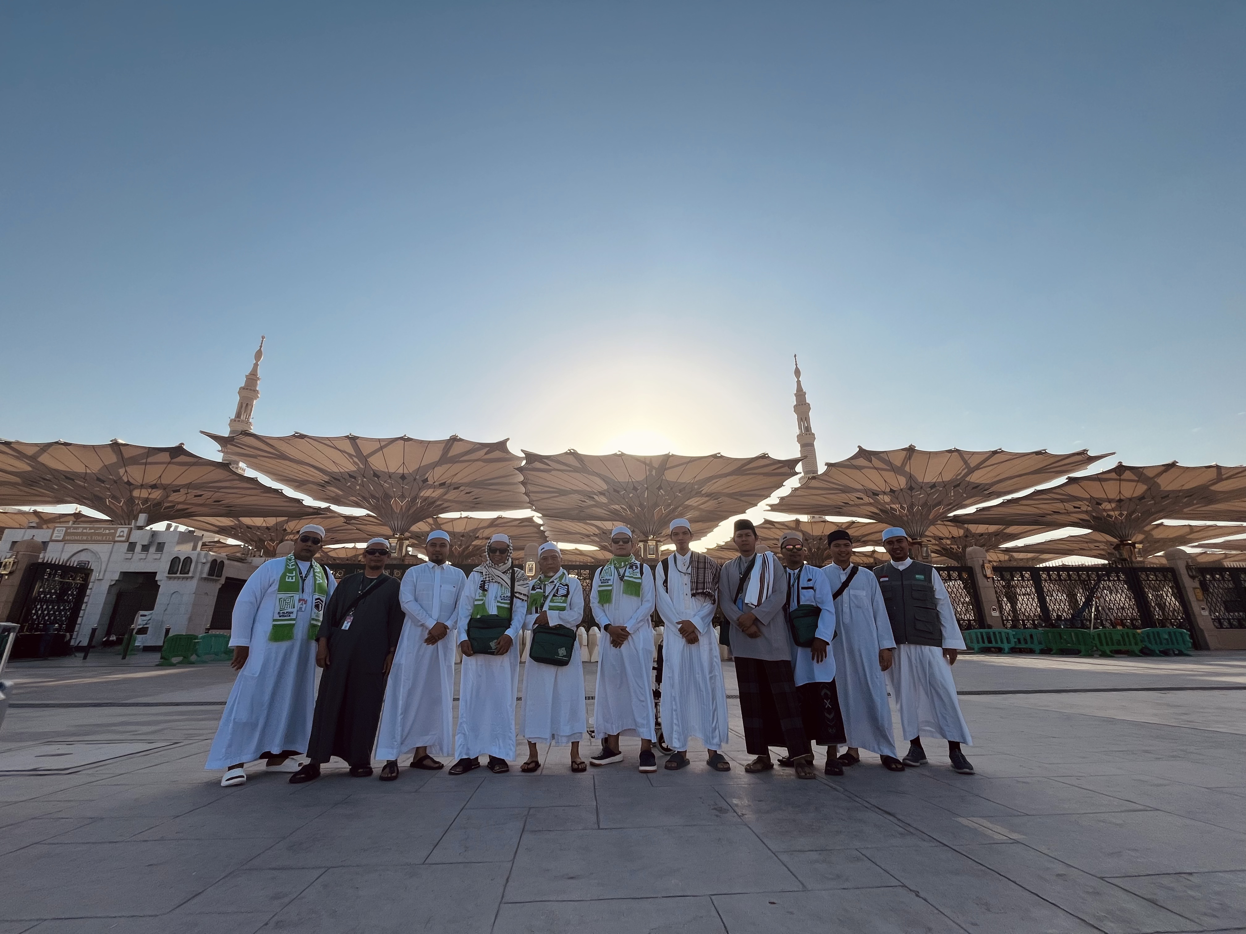 Setelah Mengelilingi Masjid Nabawi